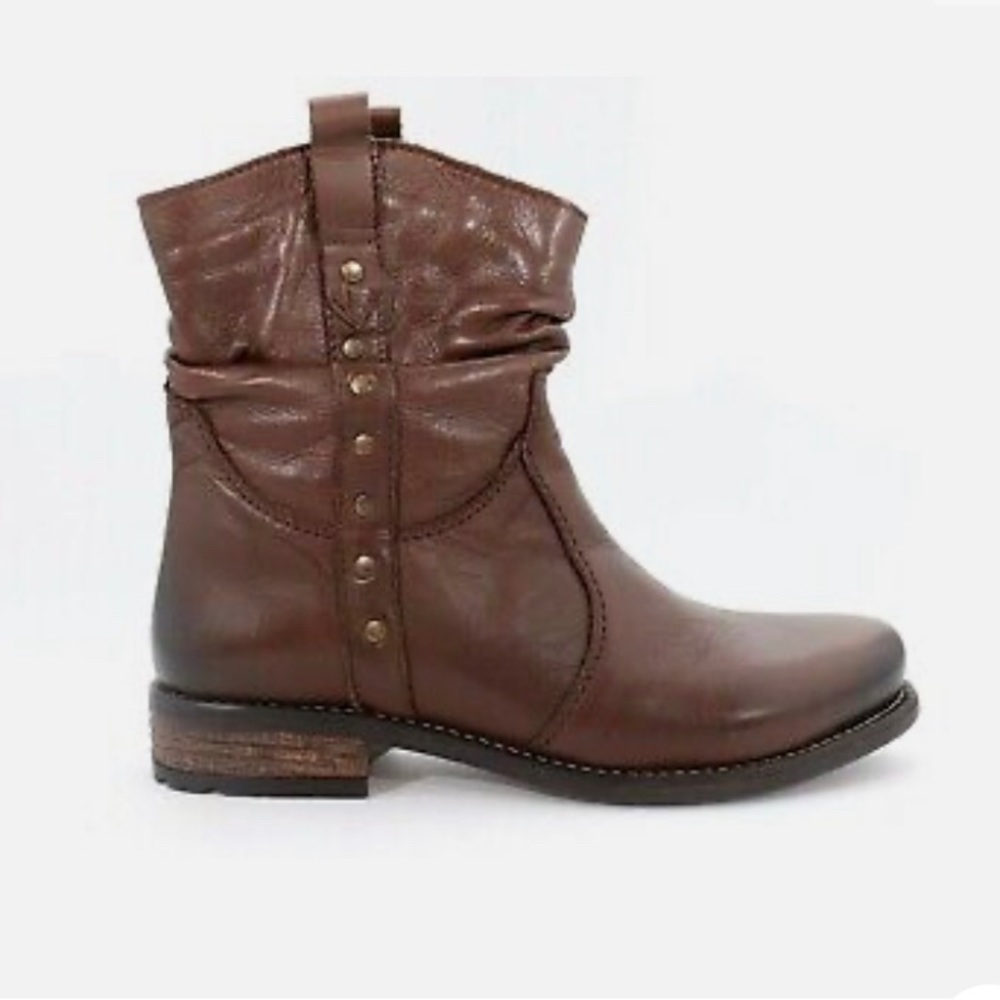 TARA M boots